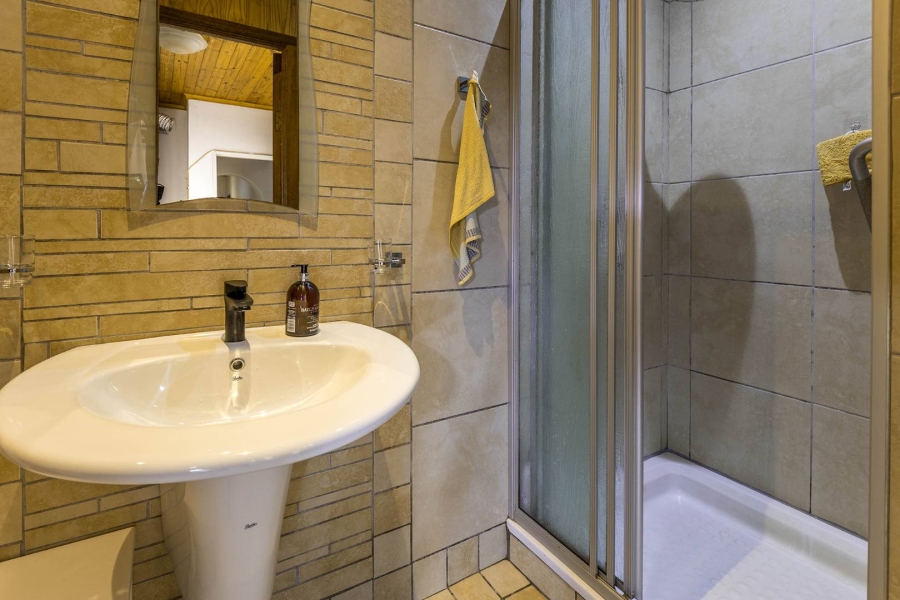 6 Bedroom Property for Sale in Tijgerhof Western Cape